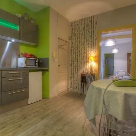 Les Bouleaux Apartment *